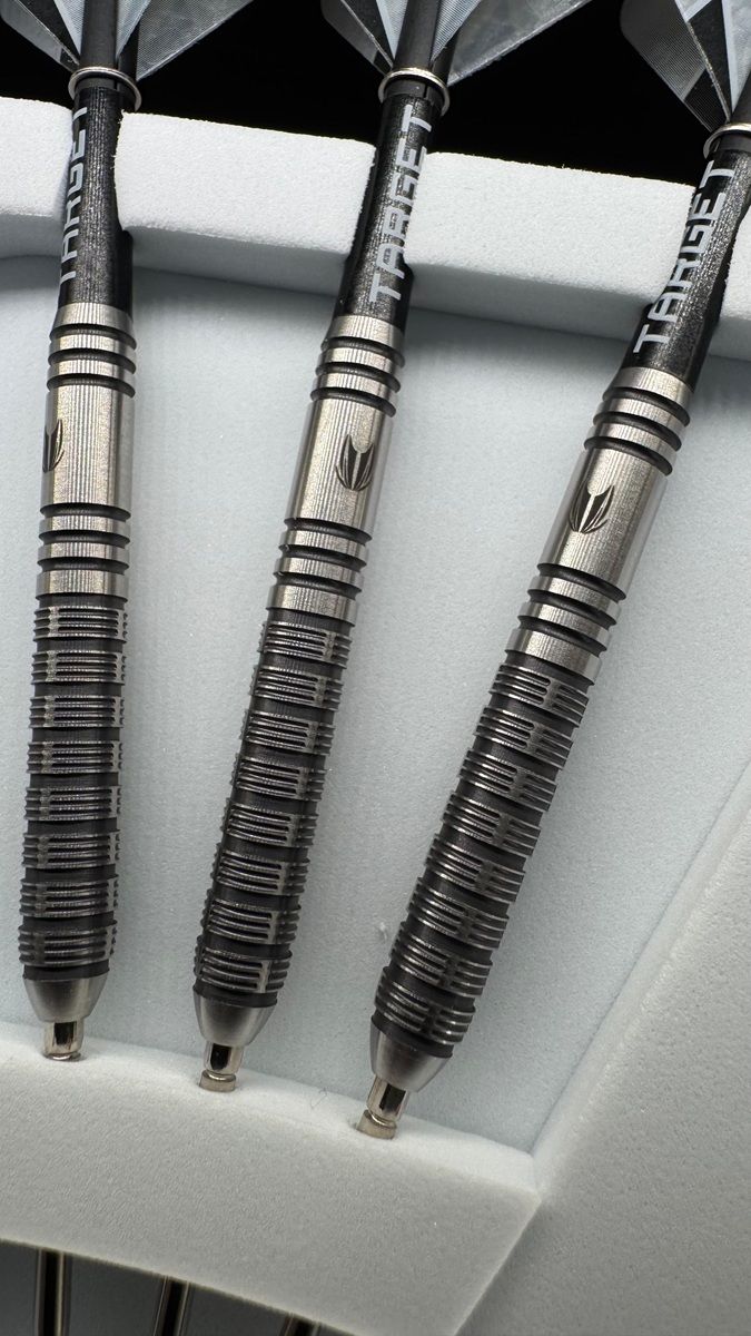 Target Darts Diitri Van den Bergh Drea aker-Set di Freccette in tungsteno con Punta Svizzera Target Darts Diitri Van den Bergh Drea aker-Set di Freccette in tungsteno con Punta Svizzera