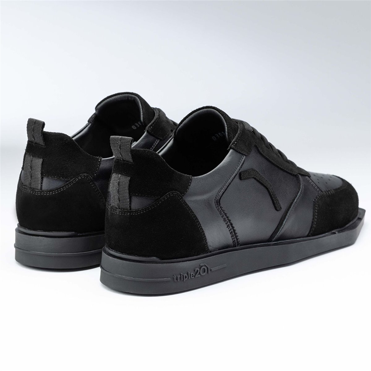 Triple20 Dartschuhe Leder Schwarz Uni Dartschuh