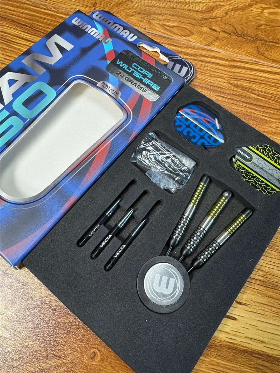 Winmau Team 360 Cori Wiltshire 90% Steeldarts 24 Gramm Steeldarts