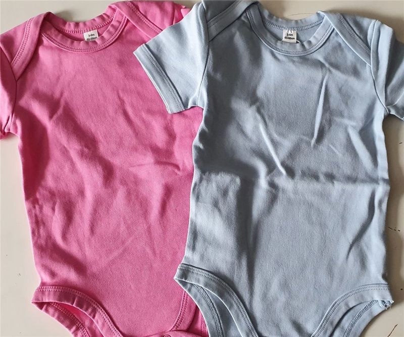 Kurzarm Baby Body mit Darts Aufdruck 3-6 Monate Geschenk zur Geburt Geschenk Shirts