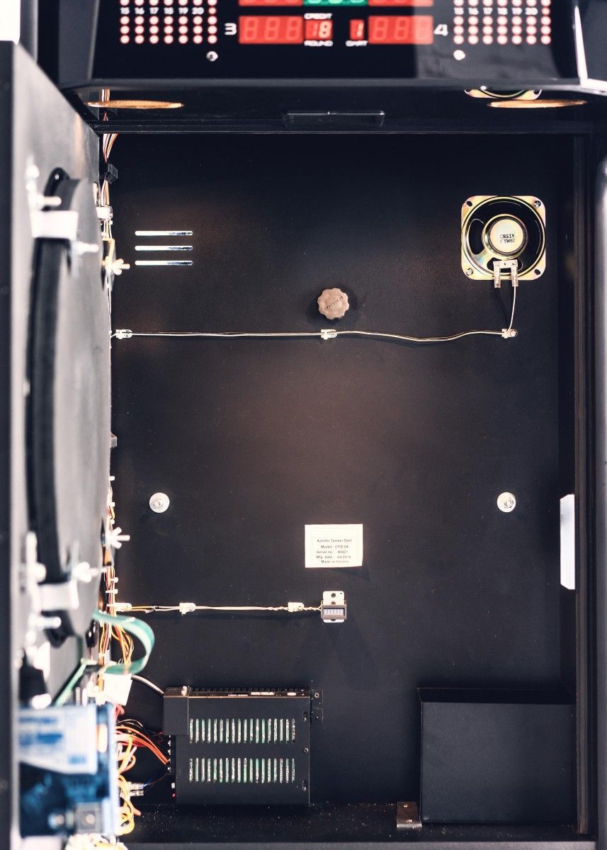 Machine à fléchettes électronique Karella E-MASTER – Modèle sur pied et mural E-Dartscheibe