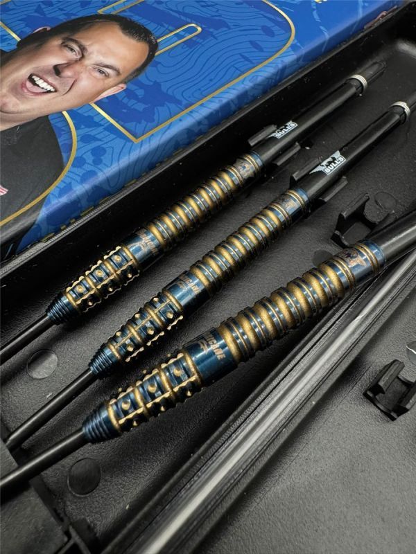 Bull´s Kim Huybrechts Blue 95% Fléchettes à pointe acier 22/24 Grammes Steeldarts